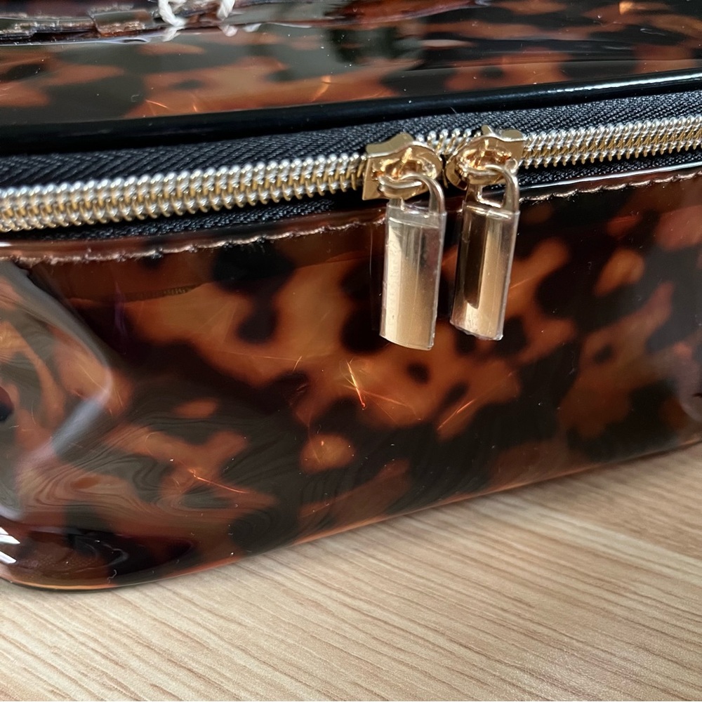 Tortoise Sophia Joy Conair Toiletry Train Case - Picture 6 of 9